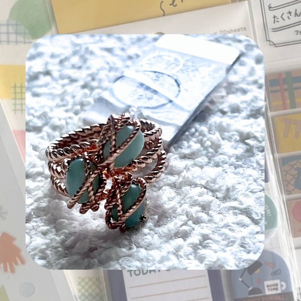 🎉🎉Elegant Rose Gold Wire-Wrapped Ring with Mint Green Stones
